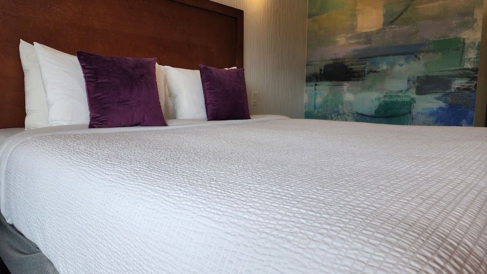 Coast Metro Vancouver Hotel Room, 1 King Bed (Coast)