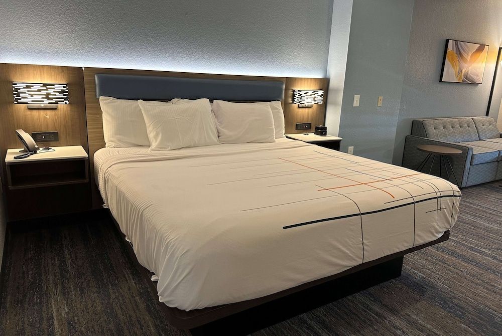 Deluxe Room, 1 King Bed, Non Smoking (Deluxe Executive Room)
