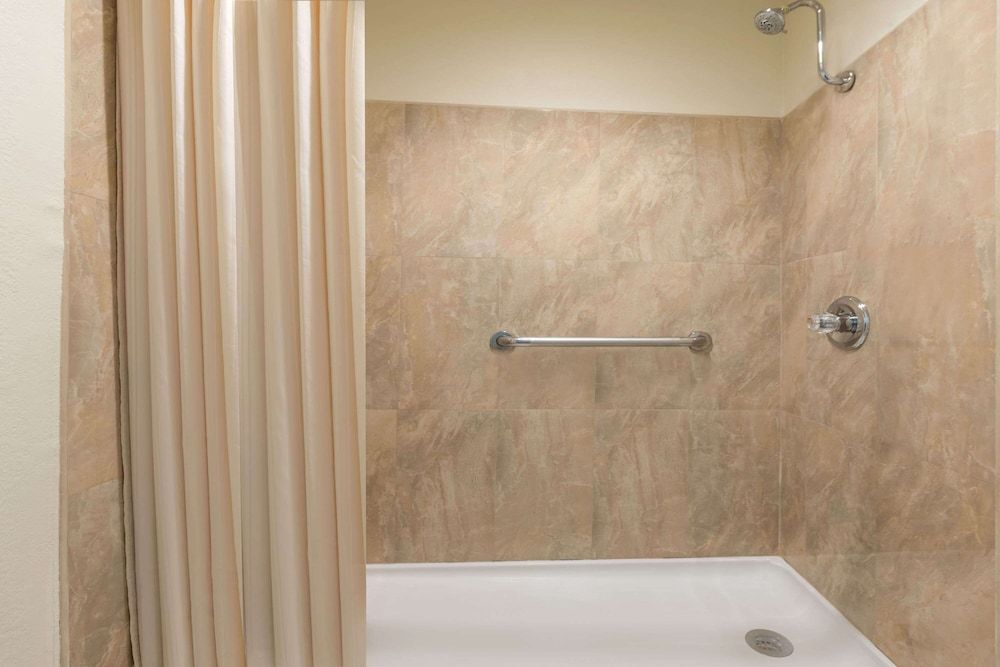 Knights Inn Slaton Room, 2 Queen Beds, Smoking 3