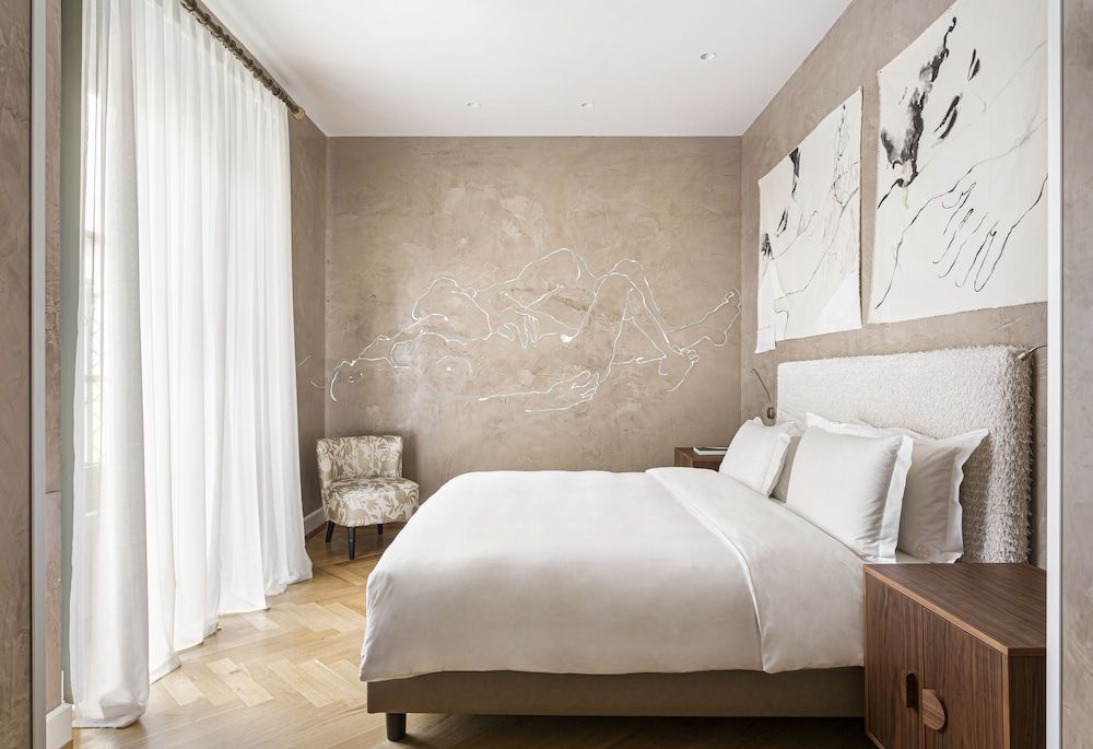 Courtyard Suite