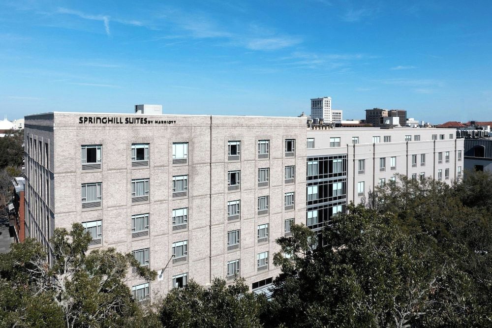 undefined SpringHill Suites Savannah Downtown / Historic District 3