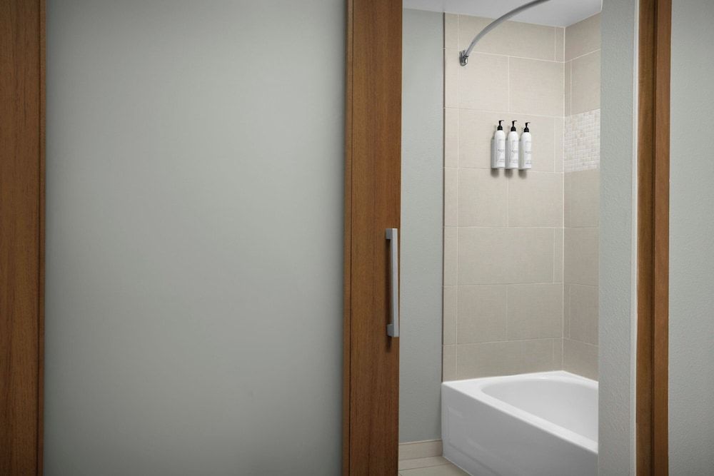 SpringHill Suites Savannah Downtown / Historic District Studio Suite, 1 Double Bed 8