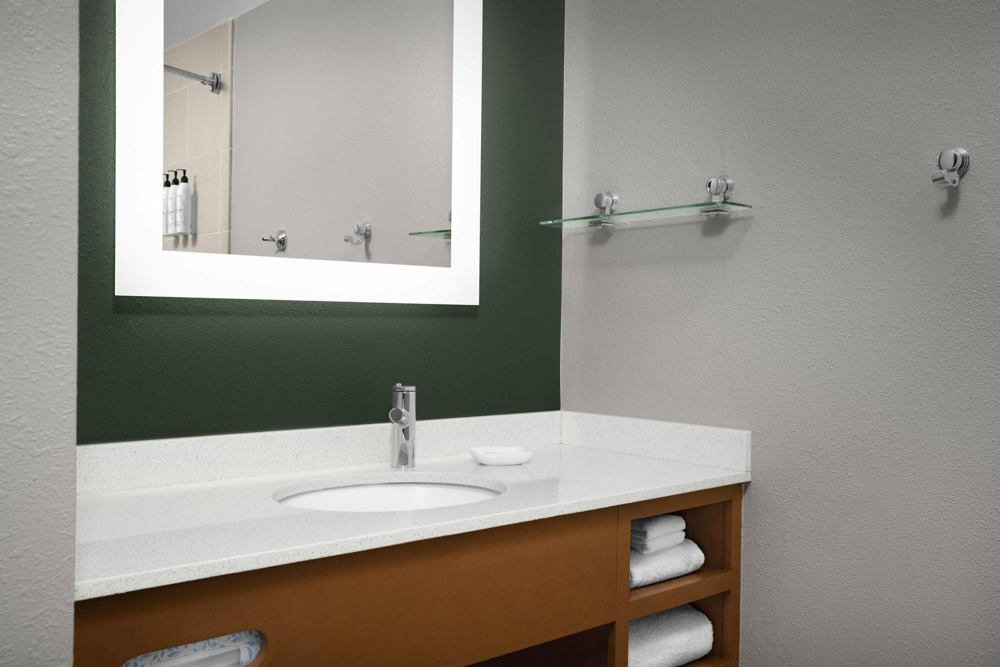 undefined SpringHill Suites Savannah Downtown / Historic District 10