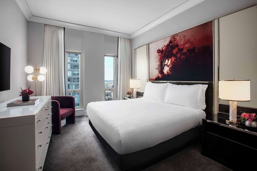 Waldorf Astoria Chicago Superior Room, 1 King Bed, Accessible (Roll-In Shower) 4