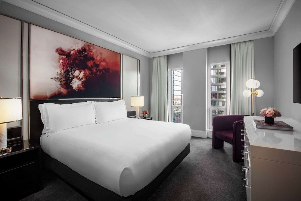 Waldorf Astoria Chicago Superior Room, 1 King Bed, Accessible (Roll-In Shower) 2