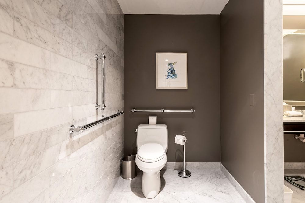 Waldorf Astoria Chicago Superior Room, 1 King Bed, Accessible (Roll-In Shower) 7