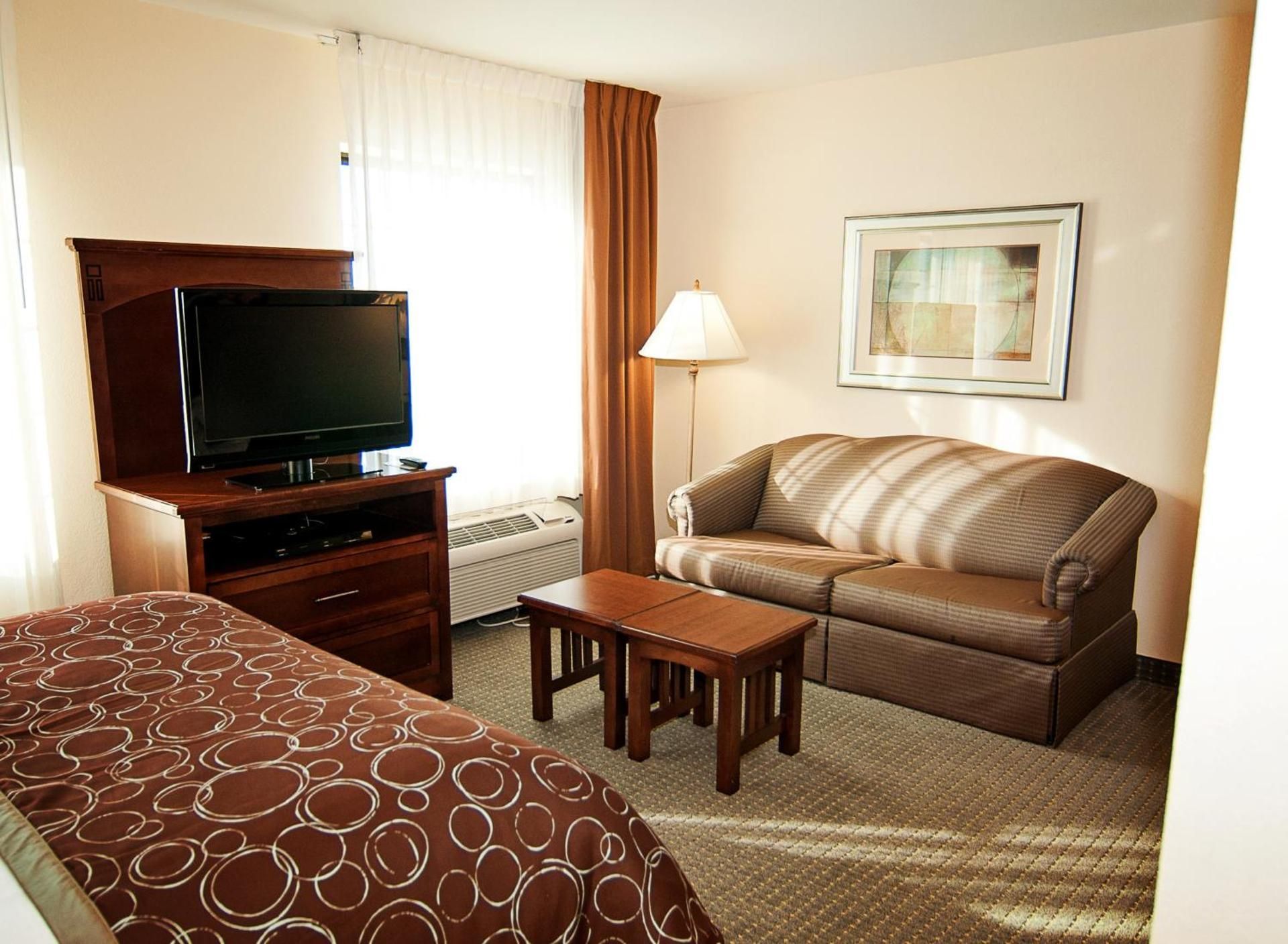 1 Queen Bed Studio Suite Non Smoking