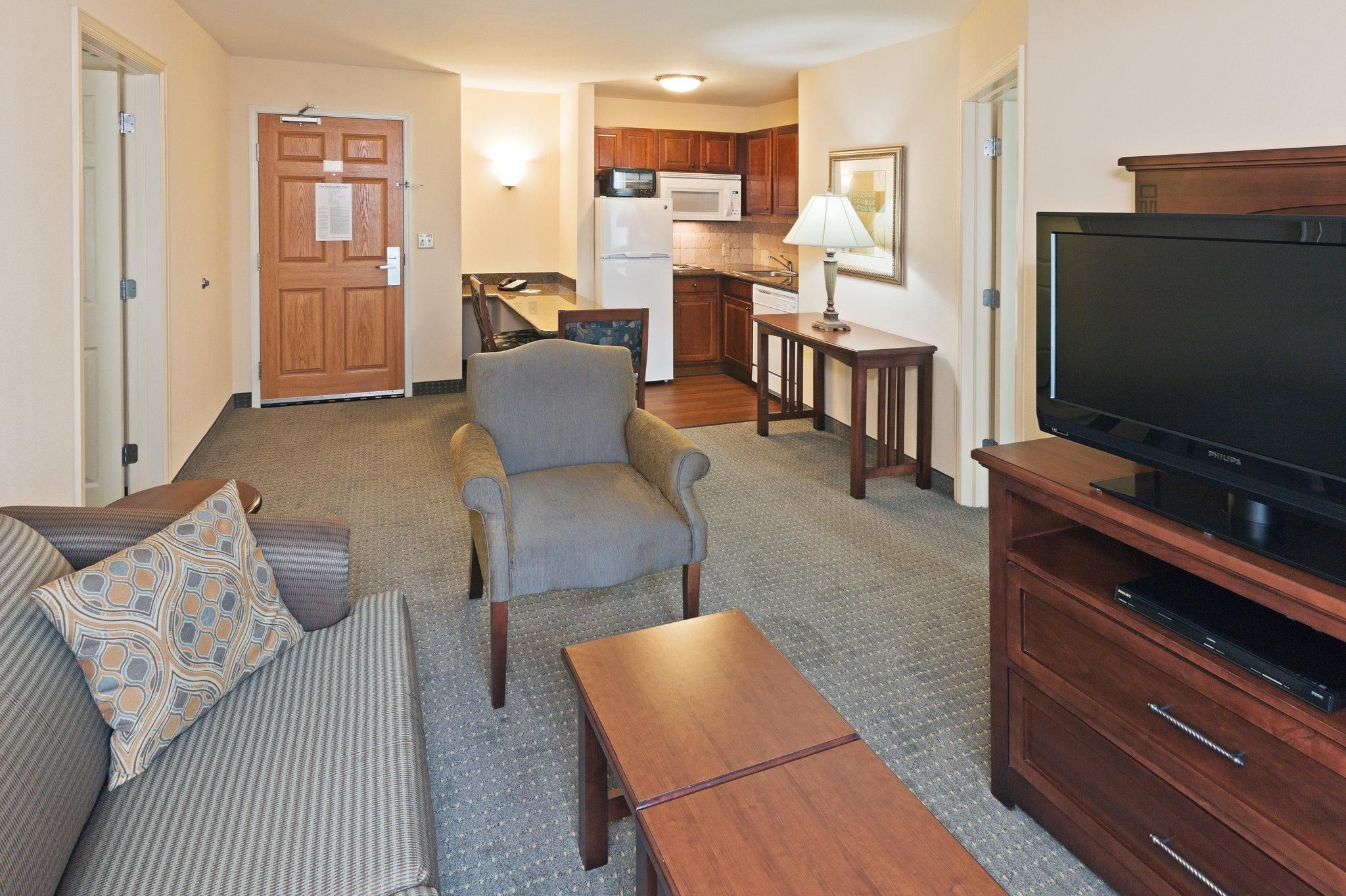 1 Queen Bed 1 Bedroom Suite Non Smoking