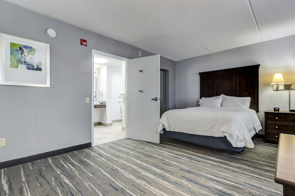 Studio, 2 Queen Beds, Accessible, Kitchen (Mobiltity, Roll-In Shower)