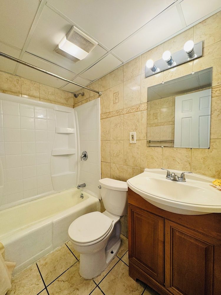 Skyview Manor Motel Room 13