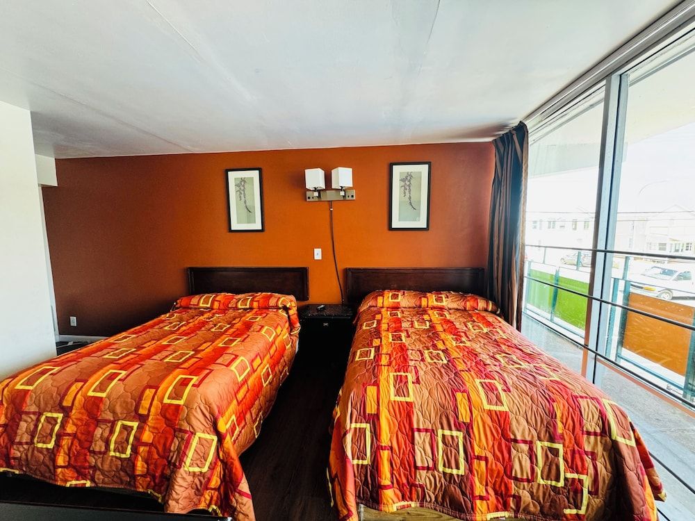 Skyview Manor Motel Standard room 6