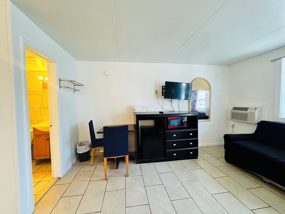 Skyview Manor Motel Suite 29