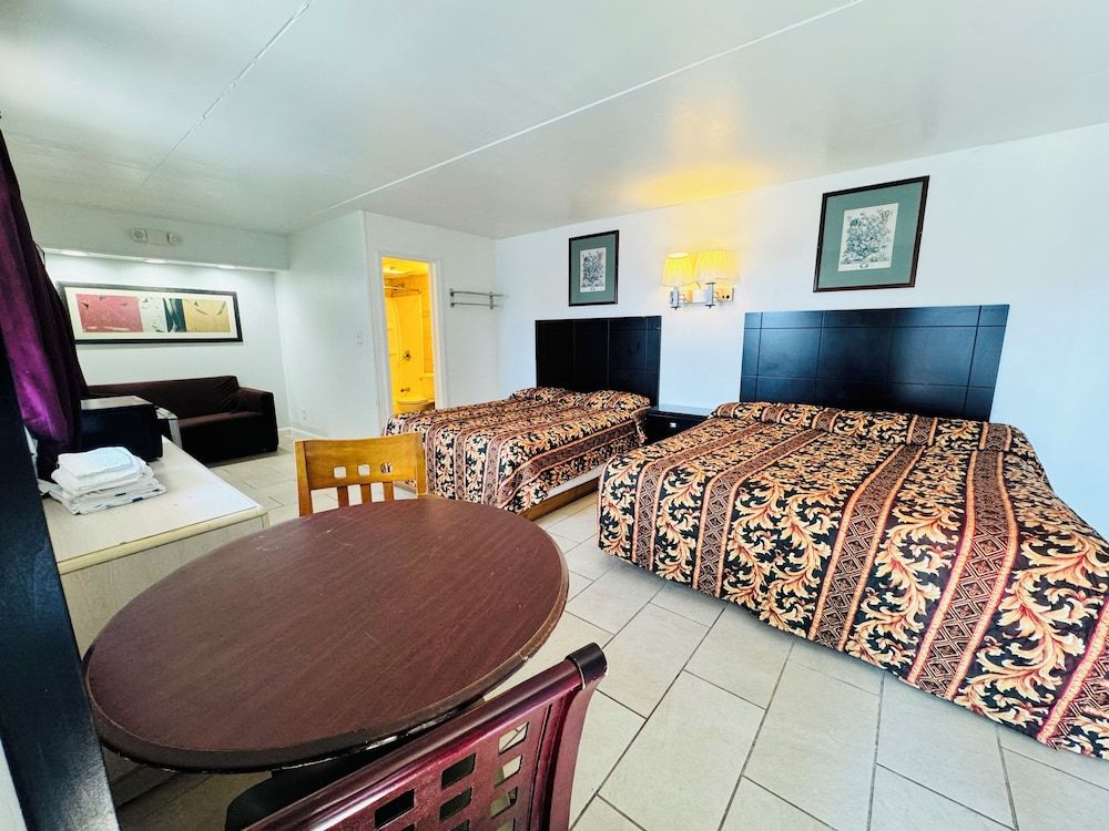 Skyview Manor Motel Room 8