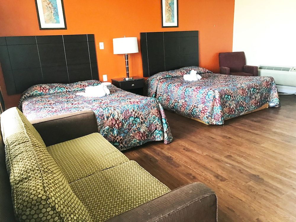 Skyview Manor Motel Room 10