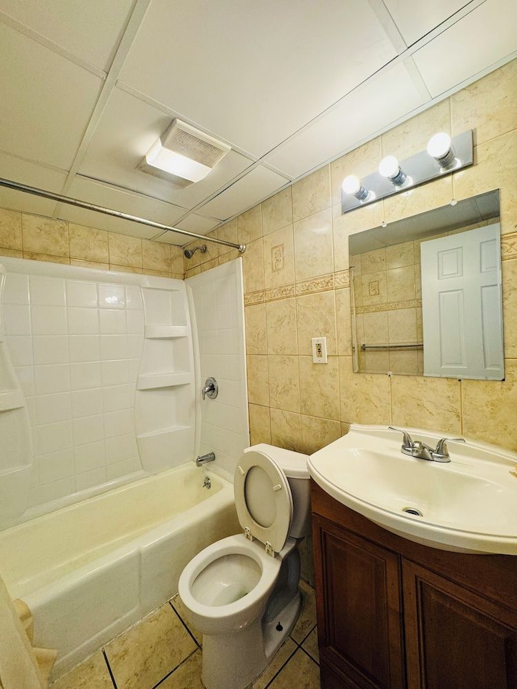 Skyview Manor Motel Room 12