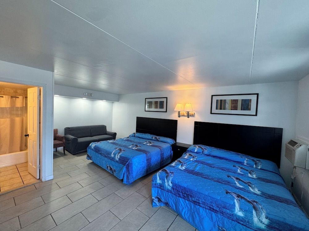 Skyview Manor Motel Suite 17