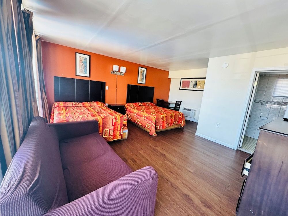 Skyview Manor Motel Room 6