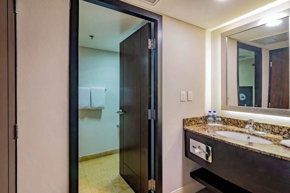 undefined Hotel Lucerna Hermosillo 9