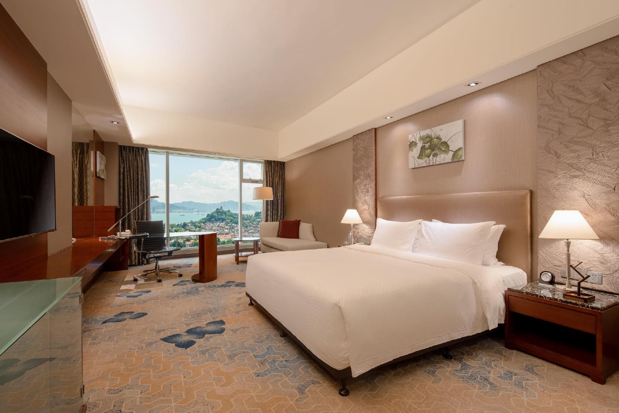 Executive Queen Sea View