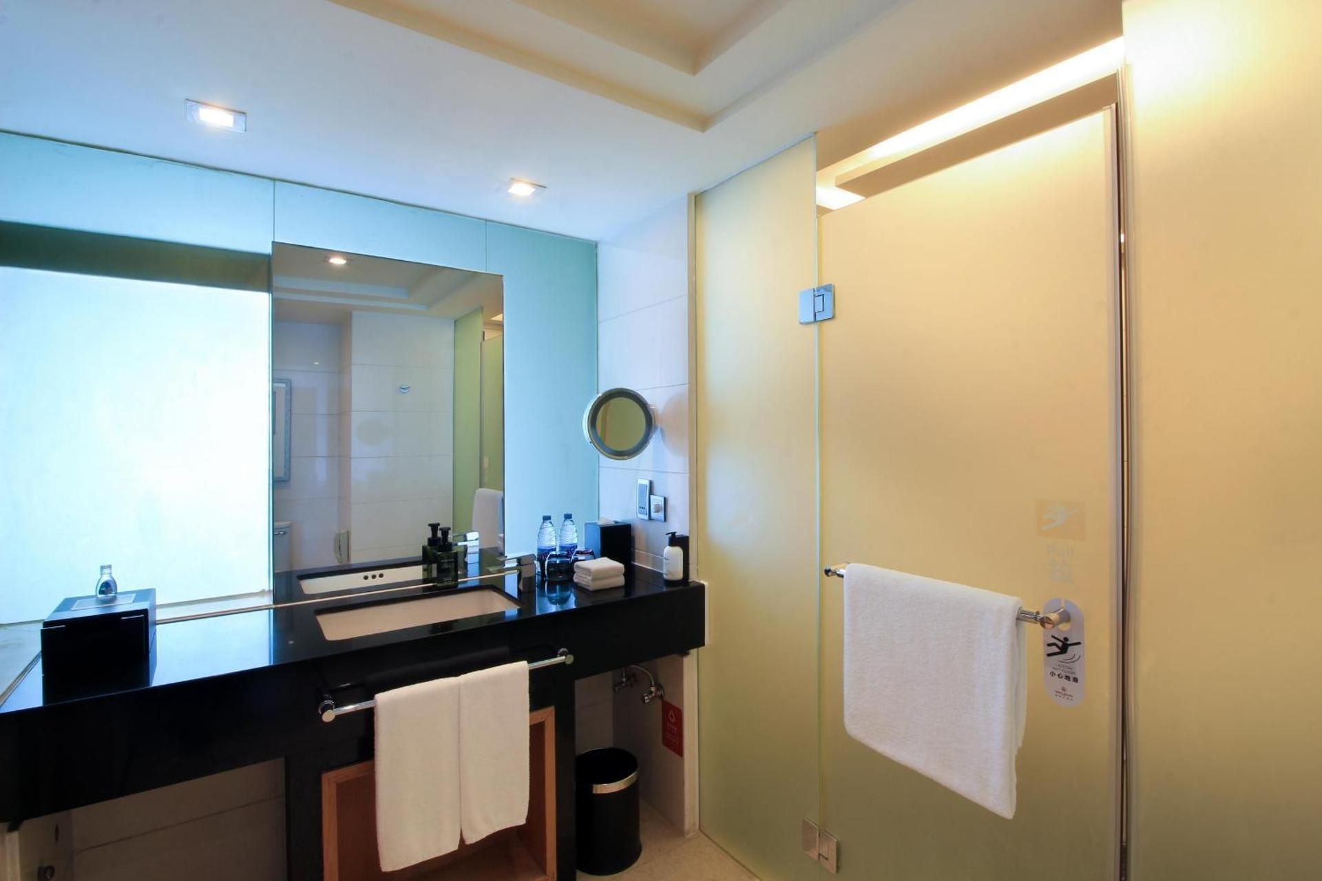 Shiraki Suite