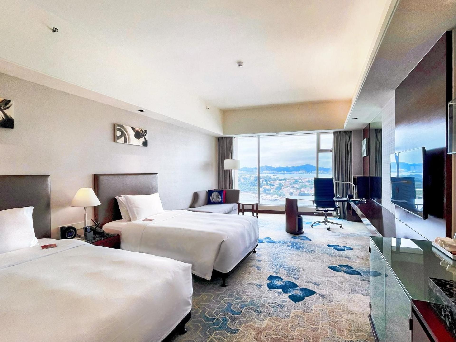 Executive Twin Sea view