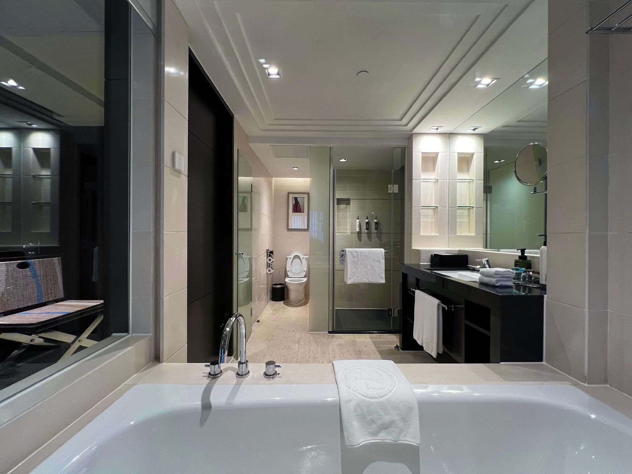 Deluxe Sea View Twin