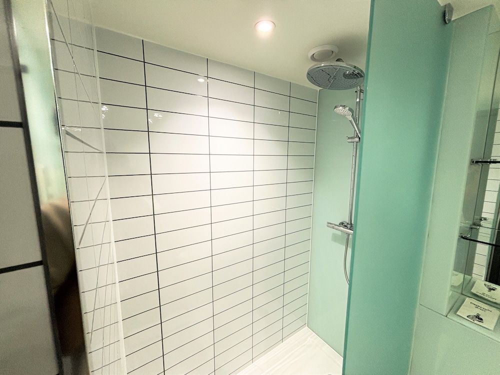 B&B HOTEL Ipswich Twin Room 5