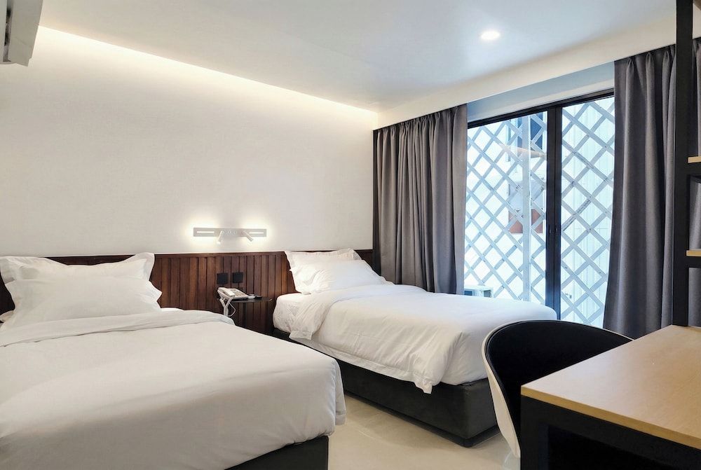 undefined Grand Inn Hotel 5