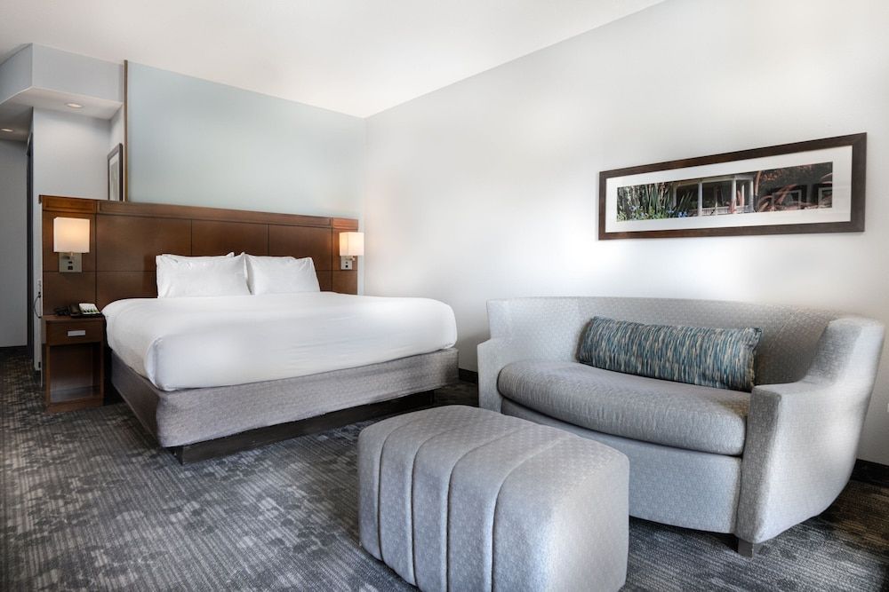 Suite, 1 Bedroom, River View (Hearing Accessible)