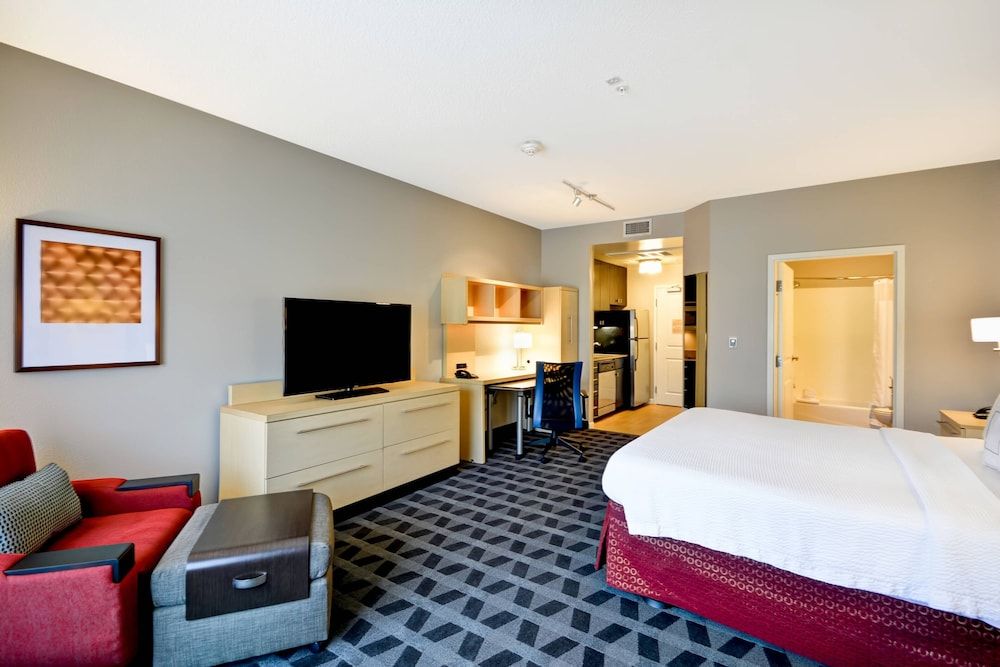Studio, 1 King Bed