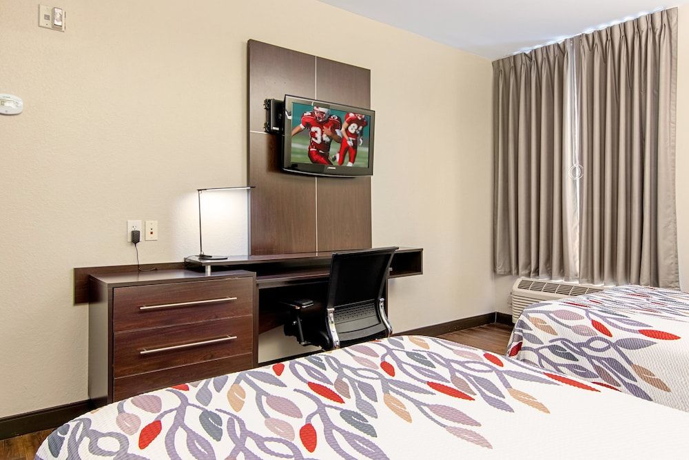 Red Roof Inn Locust Grove Deluxe Room, 2 Double Beds, Accessible (Smoke Free) 4