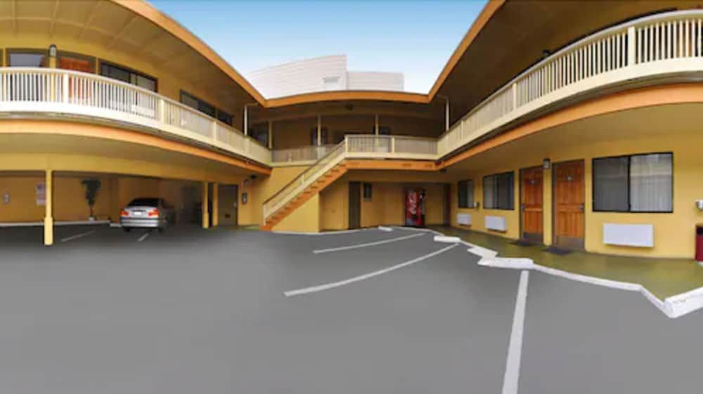 undefined Geary Parkway Motel 9