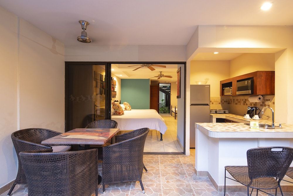 Pumilio Mountain & Ocean Hotel YAMIPA SUITE - Kitchen & 2 Queen Beds 28