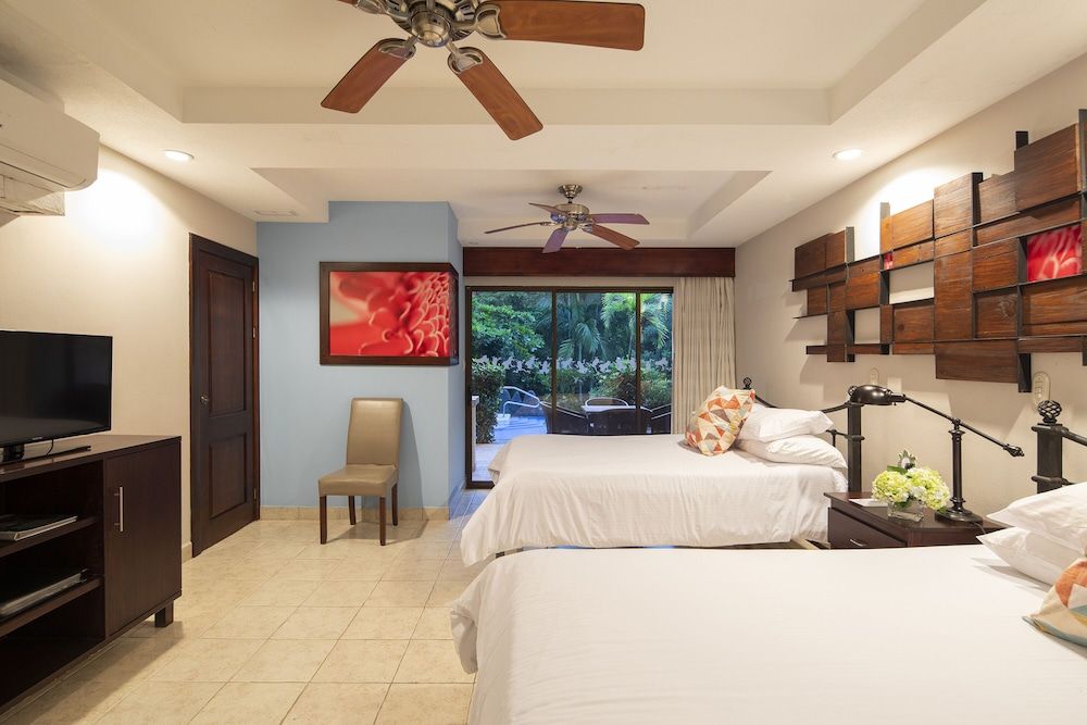 Pumilio Mountain & Ocean Hotel YAMIPA SUITE - Kitchen & 2 Queen Beds 6