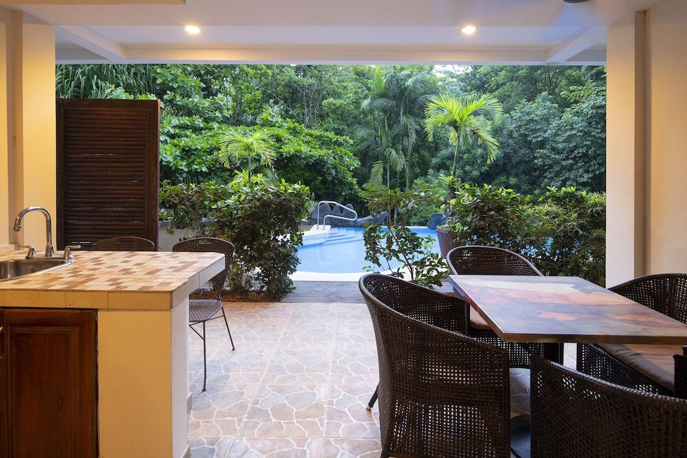 Pumilio Mountain & Ocean Hotel YAMIPA SUITE - Kitchen & 2 Queen Beds 24