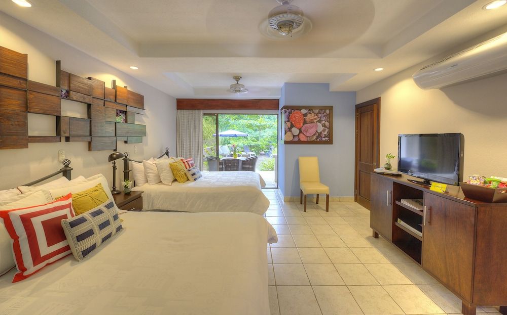 Pumilio Mountain & Ocean Hotel YAMIPA SUITE - Kitchen & 2 Queen Beds 10