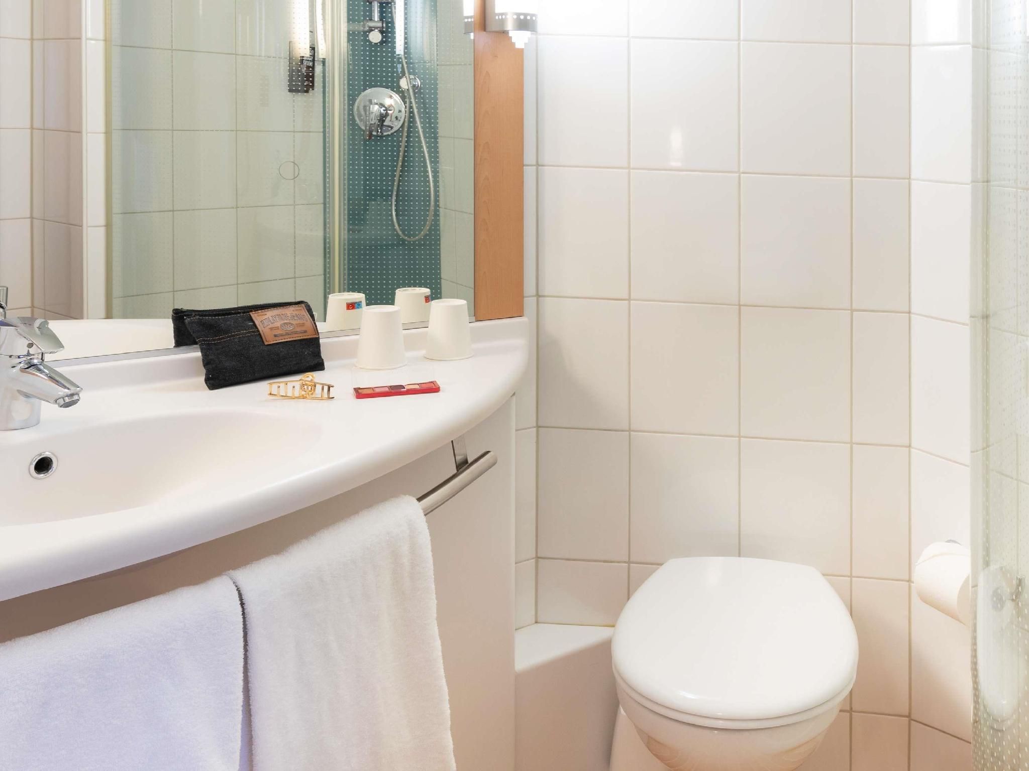 Panorama room with double bed and balcony, new sleeping comfort concept