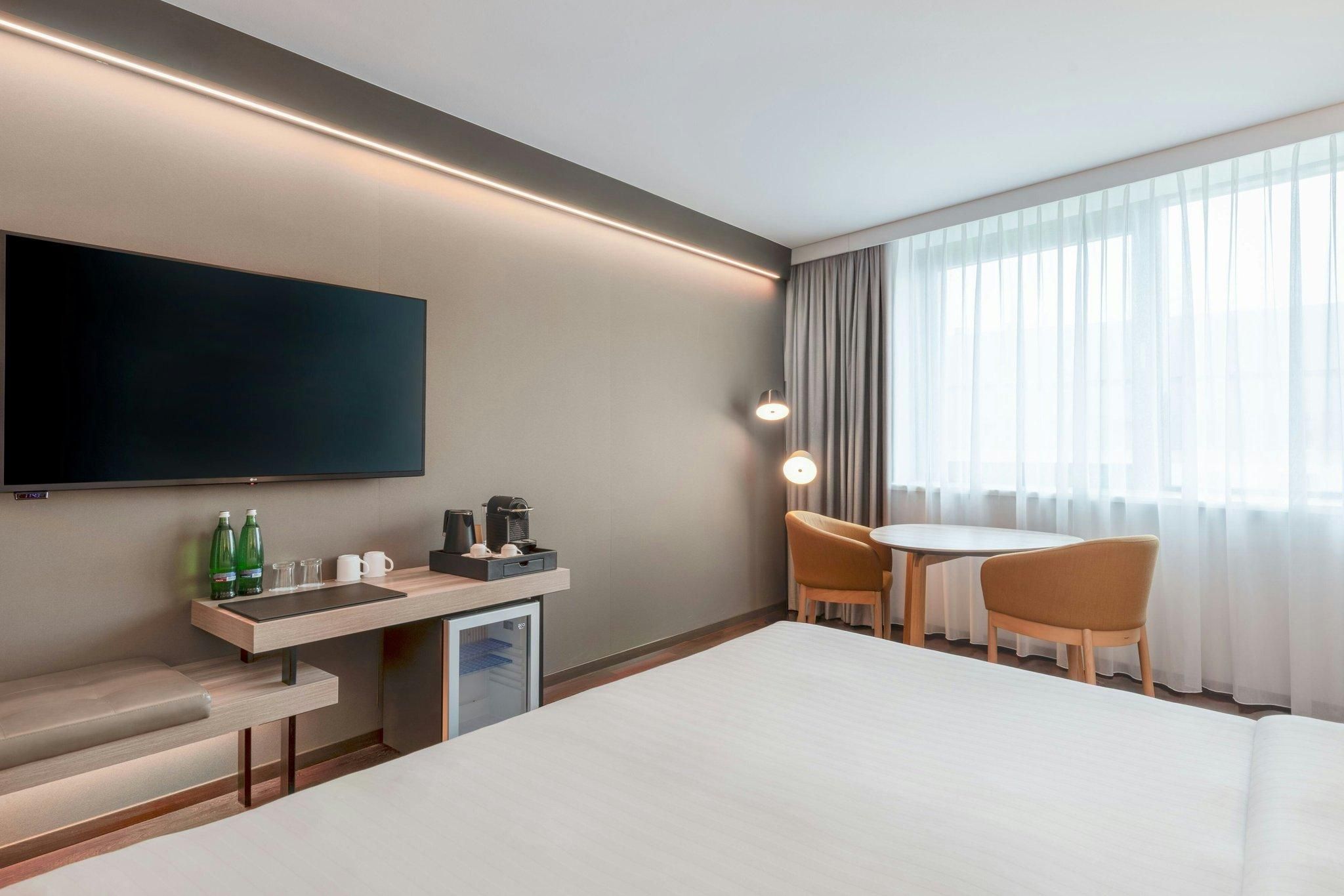 Superior, Guest room, 1 King, City view