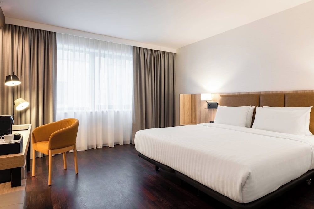 Standard Room, 1 King Bed