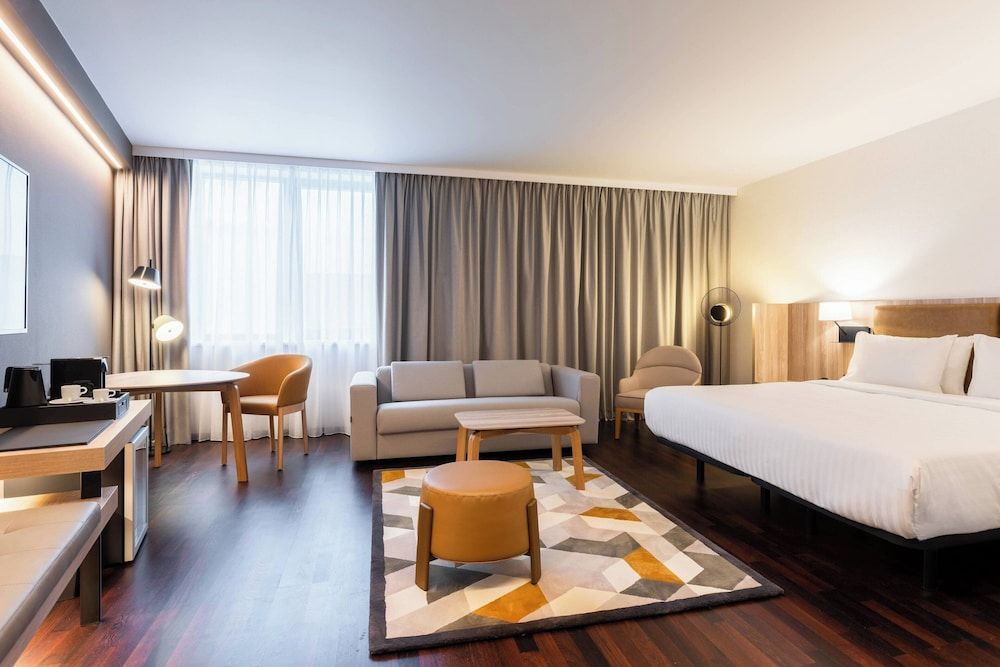 Executive Room, 1 King Bed with Sofa bed