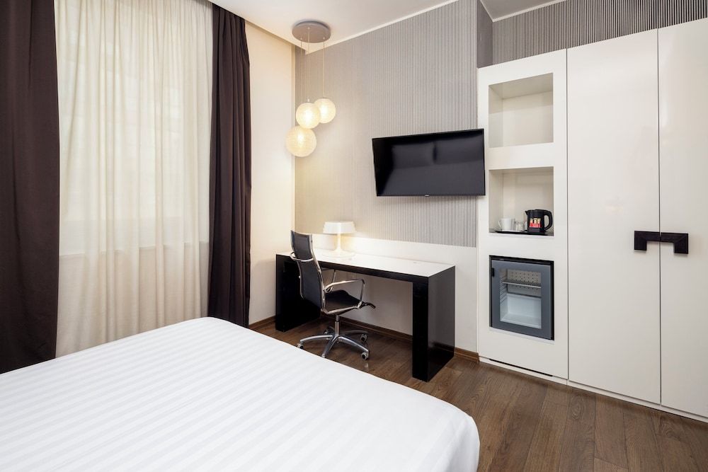 Standard Room, 1 Queen Bed, Accessible