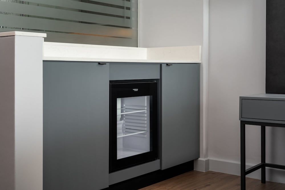 Cape Town Marriott Hotel Crystal Towers Room, 1 King Bed, Non Smoking 11