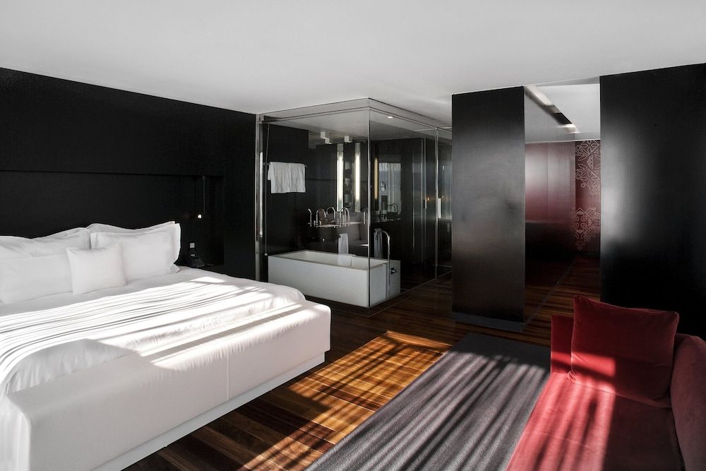 Suite (Diplomatic)