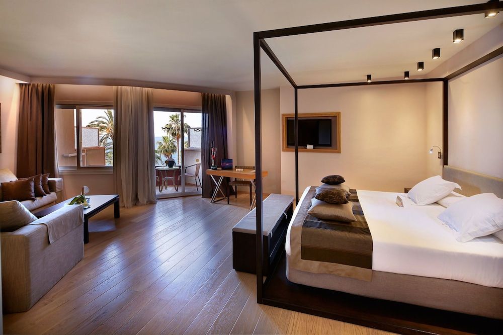 Junior Suite with Sea View & Spa Access - 2 adults - 1 child