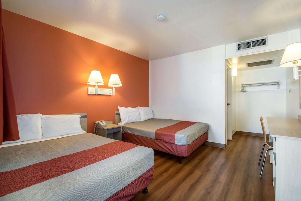 Motel 6 Wendover, UT Standard Room, 2 Double Beds, Accessible, Smoking 5