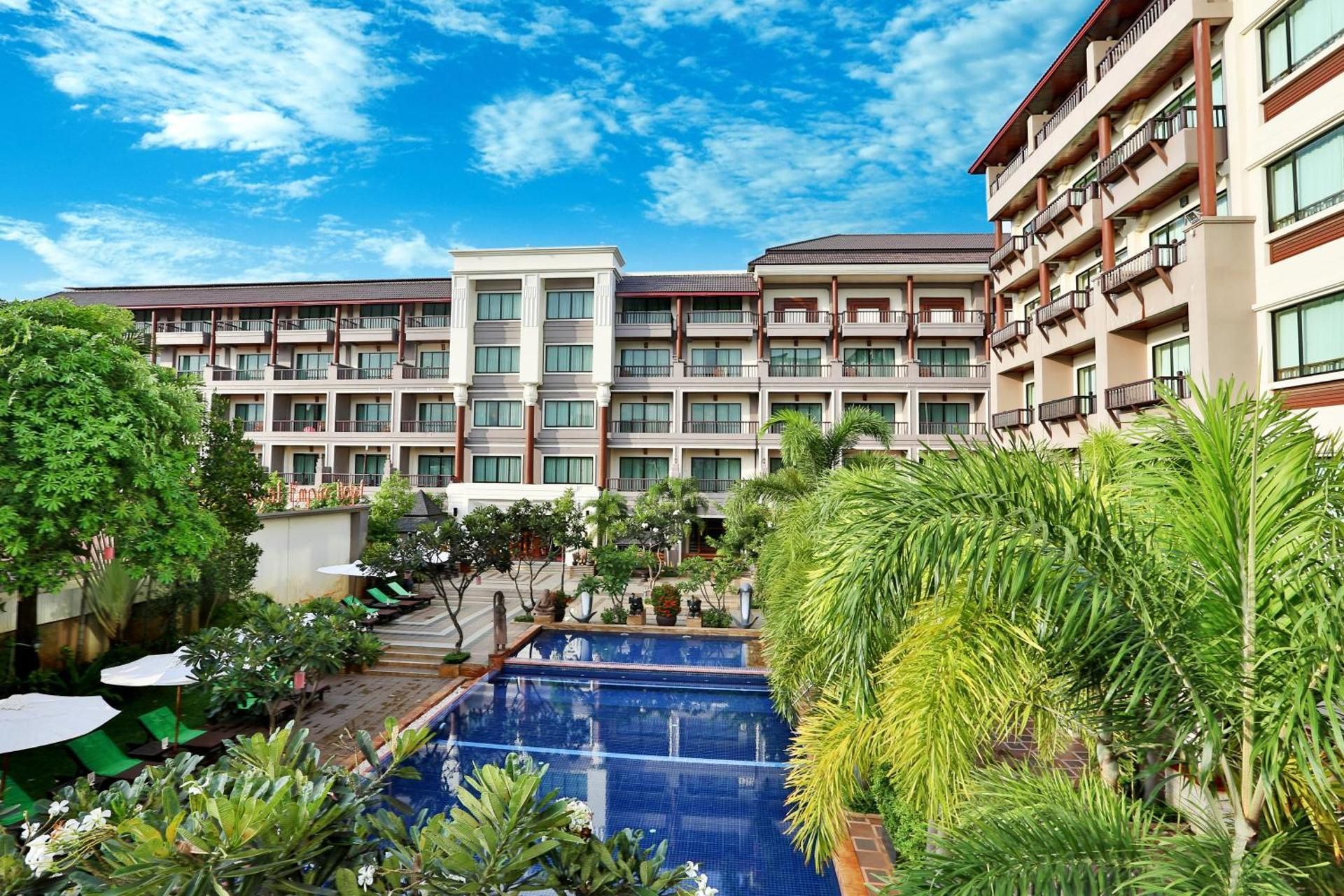 undefined Royal Empire Hotel 3