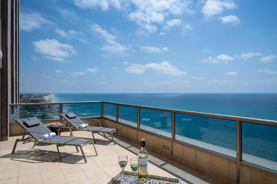 Honeymoon Suite Balcony