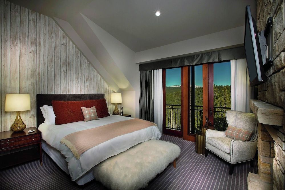 Room, 3 Bedrooms, Balcony, Valley View