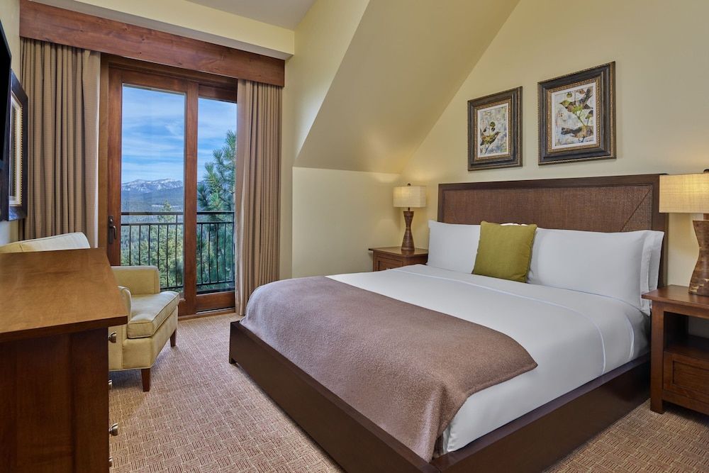 Room, 3 Bedrooms, Balcony, Mountain View