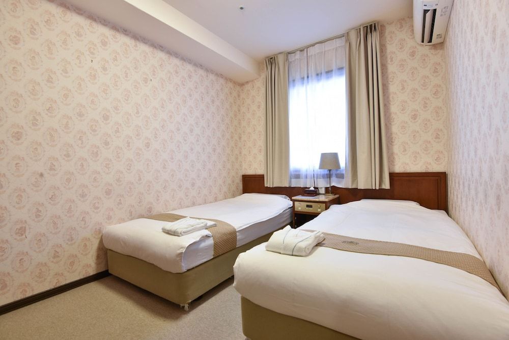 Twin Room, Women only, Non Smoking